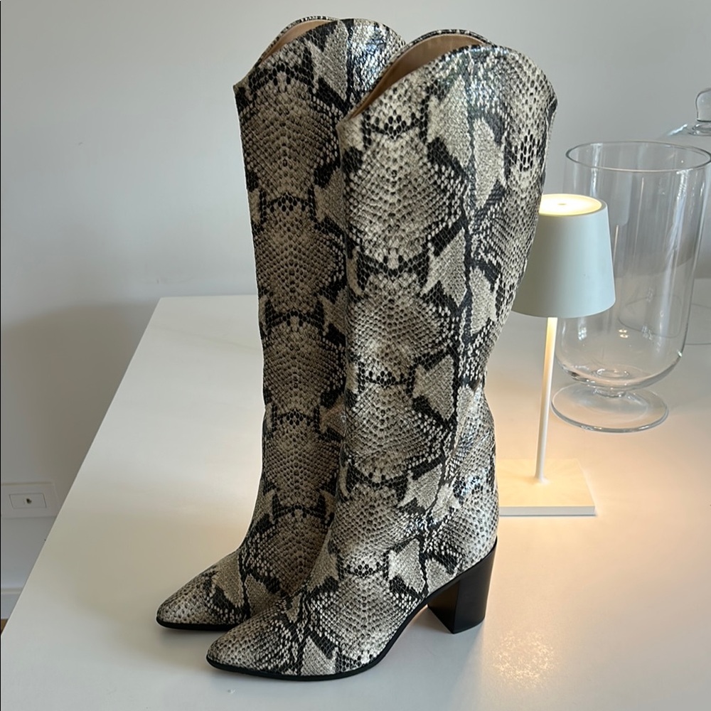 SCHUTZ Cream and Gray Heeled Boots with Snakeskin Pattern